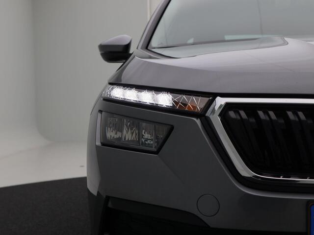 Skoda Kamiq 1.0 TSi 110 Pk Ambition | Adaptive Cruise | Stoel Verwarming | Carplay | Parkeersensoren | Climate Control |Privacy Glass | Digitaal Dashboard | 16 Inch | 18.816 Km!