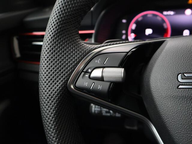 Skoda Kamiq Monte Carlo 1.0 TSI 115 PK DSG Automaat | Trekhaak | Zwart dak | 17" Lichtmetalen velgen | Panoramadak