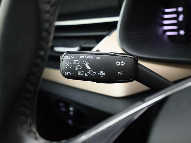 Skoda Kamiq 1.0TSI/110PK Business Edition · Apple/Android Car Play · Stoelverwarming · Parkeersensoren · Trekhaak