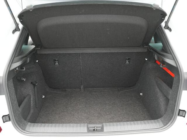 Skoda Kamiq 1.0 TSI 115pk Sport Business Navi via app Wegkl. trekhaak Stoelverwarming Clima