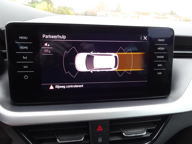 Skoda Kamiq 1.0 TSI Style Automatische airco, navigatie, carplay, parkeersensoren, cruise controle, licht metalen velgen, enz.