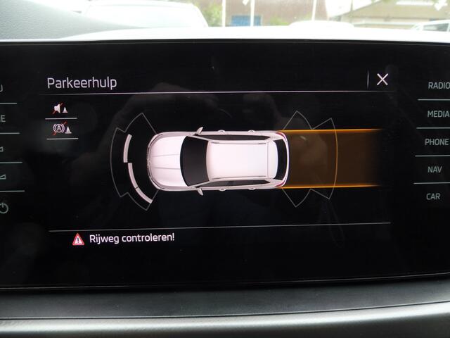 Skoda Kamiq 1.0 TSI Business Edition Full LED | LMV 17" | Adap cruise | Apple Carplay| NL auto | 1e eig.