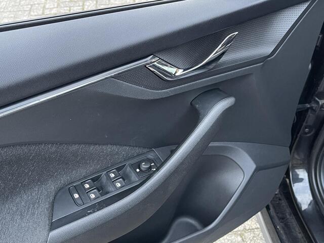 Skoda Kamiq 1.0 TSI Business Edition 16"/ Stoel + stuurverwarming/Keyless/Camera/Apple Carplay & Android Auto/PDC v+a/Climate