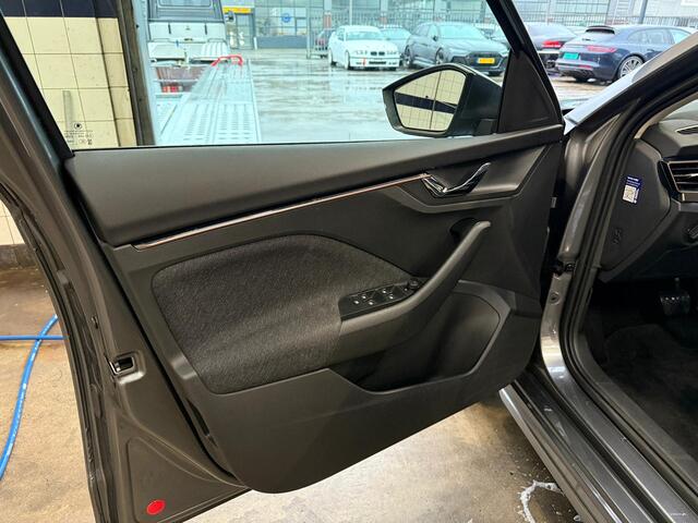 Skoda Kamiq 1.5 TSI ACT Business Edition CarPlay|Camera|Stuur verwarmbaar