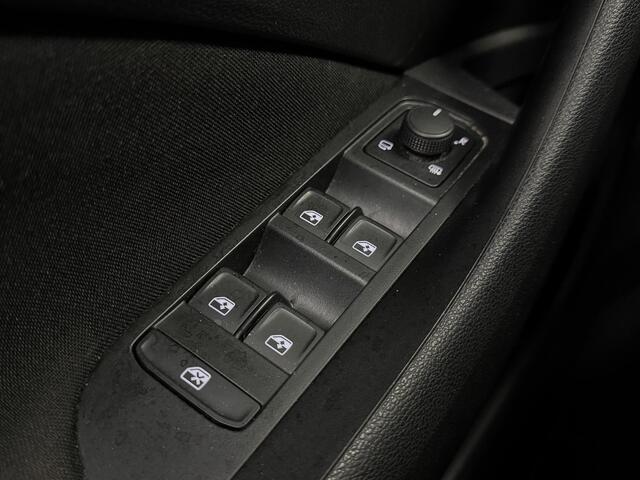 Skoda Kamiq 1.0 TSI Ambition | Cruise | Clima | Camera | PDC achter | Carplay | LM velgen ( Vestiging - Vianen )