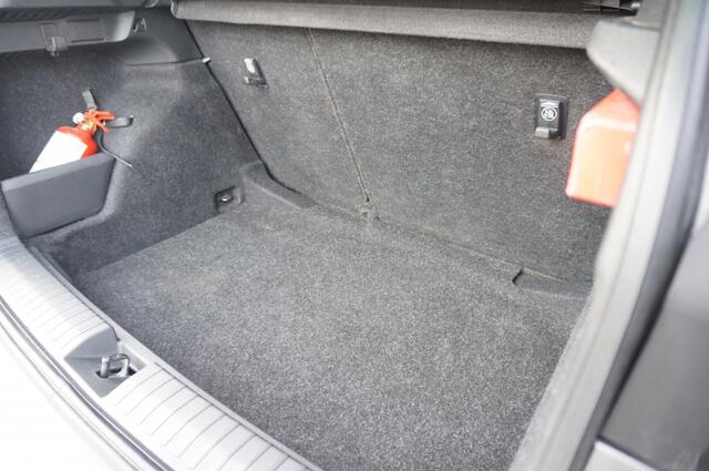 Skoda Kamiq 110 PK Ambition AUTOMAAT | AIRCO | PDC | NAVI BY APP