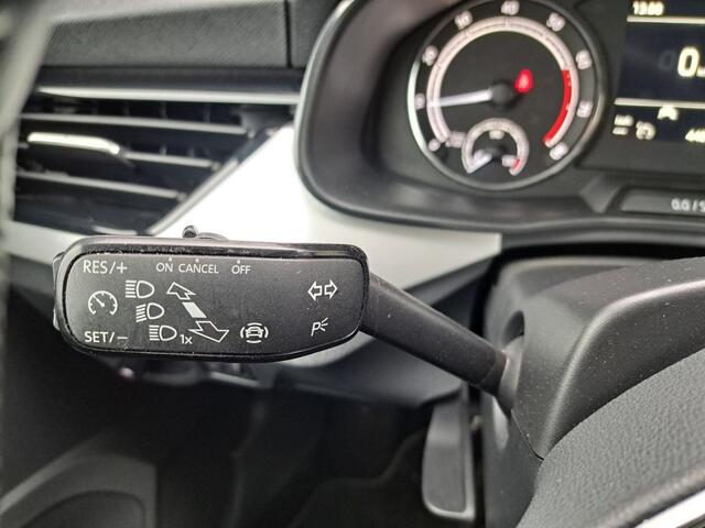 Skoda Kamiq 1.0 TSI 110 Pk Sport Business Clima Pdc Trekhaak