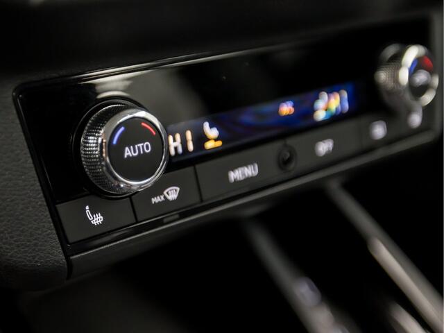 Skoda Kamiq 1.0 TSI Sport (APPLE CARPLAY, CLIMATE, STOELVERWARMING, KEYLESS, SPORTSTOELEN, LED KOPLAMPEN, LM VELGEN, CRUISE, LANE ASSIST, NIEUWSTAAT)