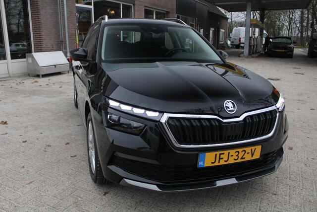Skoda Kamiq Business Edition Achteruitrijcamera, Virtual Cockpit, Apple/Android carplay, ECC, ACC, LED, Parksens. V en A, Velours/Alcantara, Keyless, 17" LMV