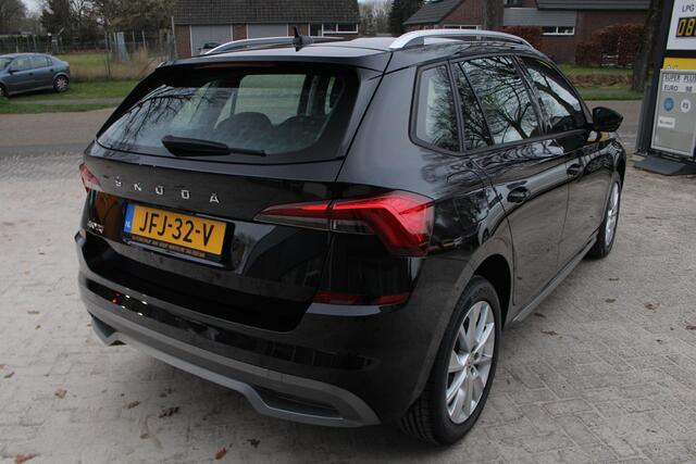 Skoda Kamiq Business Edition Achteruitrijcamera, Virtual Cockpit, Apple/Android carplay, ECC, ACC, LED, Parksens. V en A, Velours/Alcantara, Keyless, 17" LMV