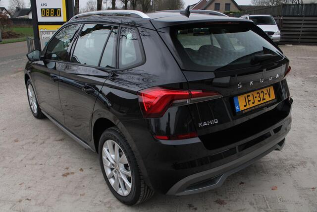 Skoda Kamiq Business Edition Achteruitrijcamera, Virtual Cockpit, Apple/Android carplay, ECC, ACC, LED, Parksens. V en A, Velours/Alcantara, Keyless, 17" LMV