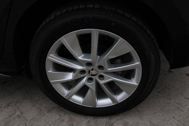 Skoda Kamiq Business Edition Achteruitrijcamera, Virtual Cockpit, Apple/Android carplay, ECC, ACC, LED, Parksens. V en A, Velours/Alcantara, Keyless, 17" LMV