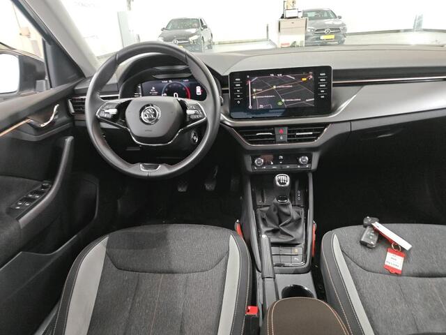 Skoda Kamiq 1.0 TSI Business Edition Parkeersensoren / App-connect / Bluetooth / Navigatie / Full-LED / 16"lm velgen /