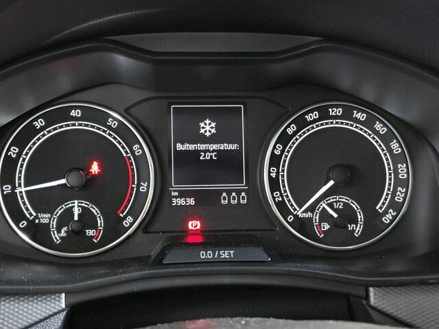 Skoda Kamiq 1.0 TSI Ambition / TREKHAAK/ PARK. SENSOREN/ LED/ CRUISE/ SMARTLINK/ AIRCO/ 16" LMV