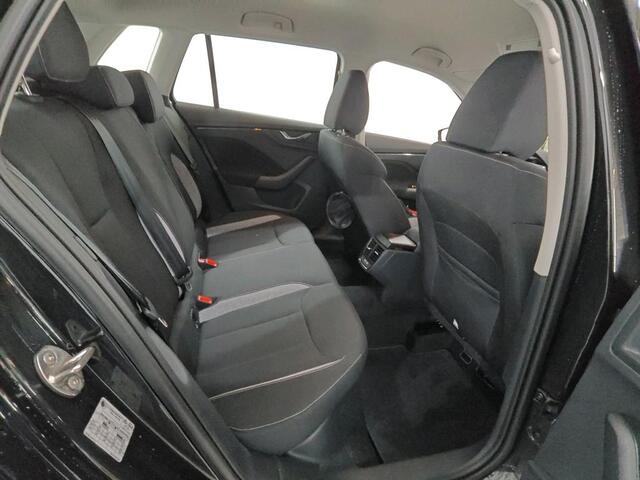 Skoda Kamiq 1.0 TSI Selection / App connect / Climate controle / Parkeersensoren achter / Fabriekgarantie 2028 /