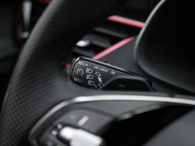 Skoda Kamiq 1.5 TSI 150 pk DSG ACT Sport Business | Adaptief onderstel | Alcantara | Achteruitrijcamera | Stoelverwarming