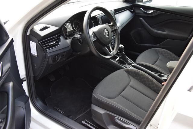 Skoda Kamiq 1.0 TSI Active | BOVAG Garantie | Stoelverwarming | Cruise Control | Airco | Apple Carplay/Android Auto | 16'' Velgen | PDC Achter | LED Verlichting |