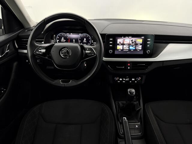 Skoda Kamiq 1.0 TSI Business Edition Camera, Apple carplay, Cruise control, Keyless start, Virtual desk, A start stop, Clima, Lichtmetalen velgen