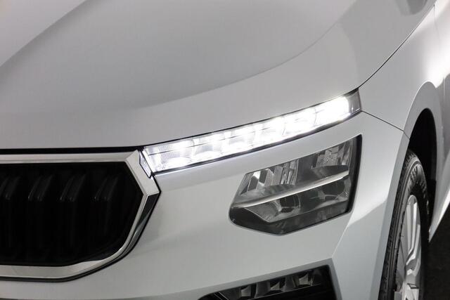 Skoda Kamiq Essence 1.5 TSI 115PK | Parkeersensoren achter | Infotainment scherm 8,25 inch | Draadloze Apple Carplay/Android Auto | 8 inch digitaal instrumentenpaneel | Verkeersborden herkenning | Cruise Control | LED verlichting