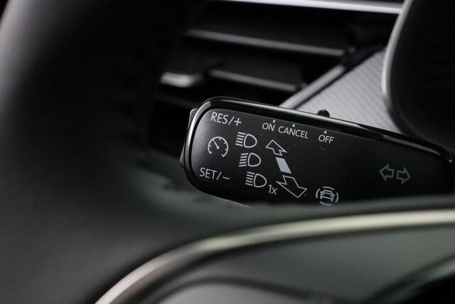 Skoda Kamiq Essence 1.5 TSI 115PK | Parkeersensoren achter | Infotainment scherm 8,25 inch | Draadloze Apple Carplay/Android Auto | 8 inch digitaal instrumentenpaneel | Verkeersborden herkenning | Cruise Control | LED verlichting