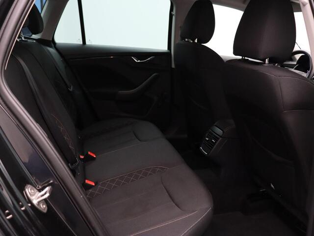 Skoda Kamiq 1.0 TSI 110pk Ambition | Apple Carplay & Android Auto | Lichtmetalen velgen | Parkeersensoren achter | Airconditioning |