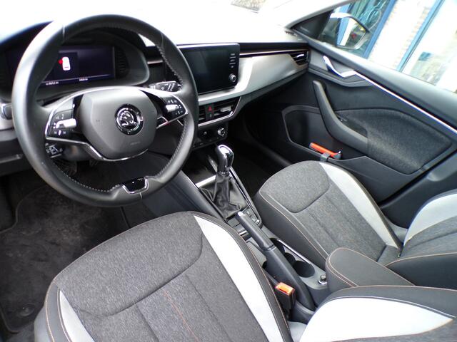 Skoda Kamiq 1.0 TSI Business Edition, Automaat / Carplay + Android Auto / Sensoren + Camera / Full LED / Keyless / Climate Control / 16'' LMV