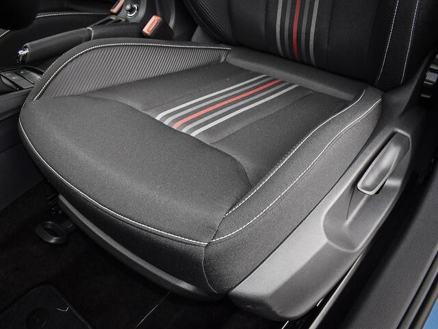 Skoda Kamiq Monte Carlo 1.0 TSI 85kW/115PK SUV 6 versn. handgeschakeld | Metallic Lak | Winter pakket | 17'' Lichtmetalen Velgen | DEMO Deal!