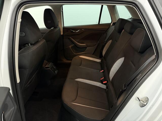 Skoda Kamiq 1.0 TSI Business Edition Camera, Apple carplay, Keyless start, Cruise control, Virtual desk, A start stop, Rijstrook correctie, 1 Jaar garantie