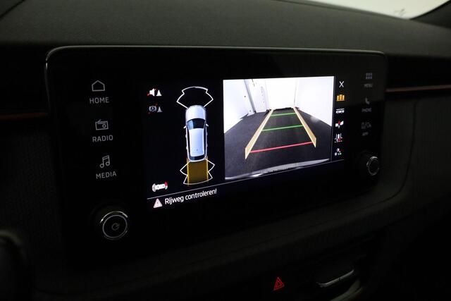 Skoda Kamiq Monte Carlo 1.0 TSI 85 kW / 115 pk | Panoramadak | Camera | Stoelverwarming | 18 inch | Keyless Entry | Elektrische Kofferklep | Draadloos Apple Carplay/Android Auto