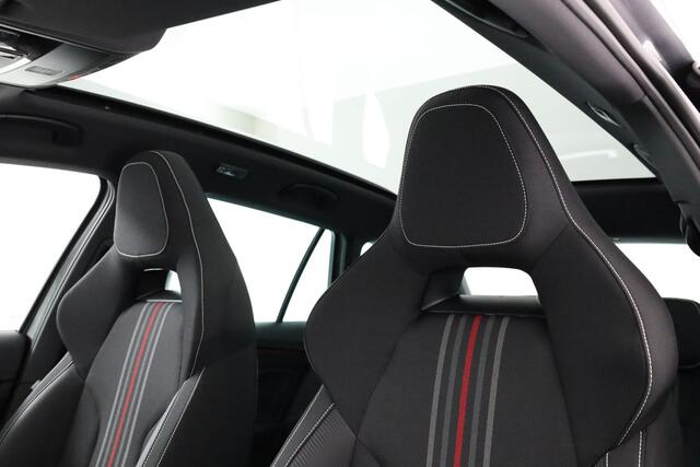 Skoda Kamiq Monte Carlo 1.0 TSI 85 kW / 115 pk | Panoramadak | Camera | Stoelverwarming | 18 inch | Keyless Entry | Elektrische Kofferklep | Draadloos Apple Carplay/Android Auto