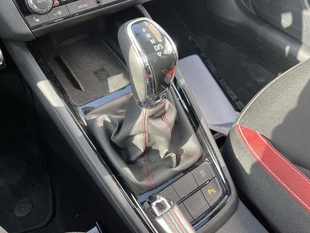 Skoda Kamiq 1.0 TSI Monte Carlo / AUTOMAAT/ PANO/ ELEK.ACHTERKLEP/ STOELVERWARMING/ PARK.SENSOREN V+A/ CAMERA/ KEYLESS/ CRUISE CONTROL/ SMARTLINK/ VIRTUAL COCKPIT/ NAVI/ DAB/ CLIMA/ LED/ 18'' LMV