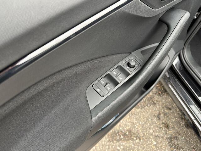 Skoda Kamiq Selection 1.0 TSI 115 PK SUV 7-DSG | Privatelease ¤ 423,- | ¤ 3000,- INRUILPREMIE | AUTOMAAT | UIT VOORRAAD LEVERBAAR!