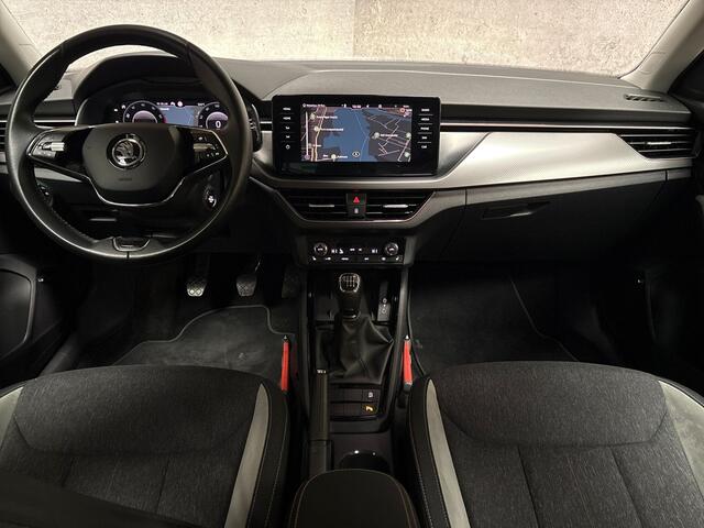 Skoda Kamiq 1.0 TSI Sport (VIRTUAL COCKPIT, APPLE CARPLAY, GROOT NAVI, CLIMATE, STOELVERWARMING, SPORTSTOELEN, KEYLESS, PARKEERSENSOREN, CRUISE, NIEUWE APK, NIEUWSTAAT)