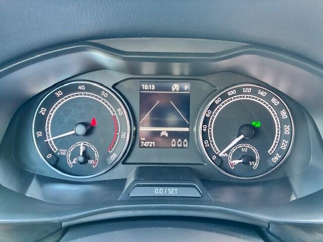 Skoda Kamiq 1.5 TSI ACT Sport Business / Carplay / Clima / Parkeersensoren achter