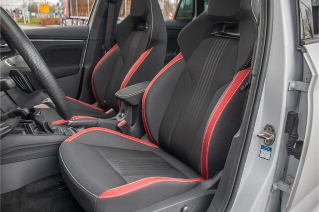 Skoda Kamiq 1.5 TSI DSG Monte Carlo, Panoramadak, Camera, Stoel & Stuurverwarming, Adaptive Cruise, Carplay, Keyless.