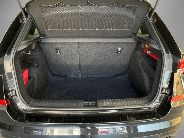 Skoda Kamiq 1.0 TSI 110pk DSG Monte Carlo · Panoramadak · Camera · Inklap. Trekhaak · Keyless · Stoelverwarming · ACC · Apple/Android Car Play ·