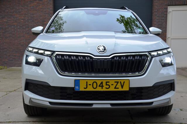 Skoda Kamiq 1.5 TSI ACT Sport Business Automaat/Navi/Pdc/Ecc/Led/Virtual dashboard/Achteruitrijcamera/Cr-Controle/19-Inch Lmv/Stoelverwarming/Adaptive Cruise Control