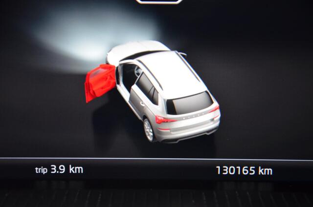 Skoda Kamiq 1.5 TSI ACT Sport Business Automaat/Navi/Pdc/Ecc/Led/Virtual dashboard/Achteruitrijcamera/Cr-Controle/19-Inch Lmv/Stoelverwarming/Adaptive Cruise Control