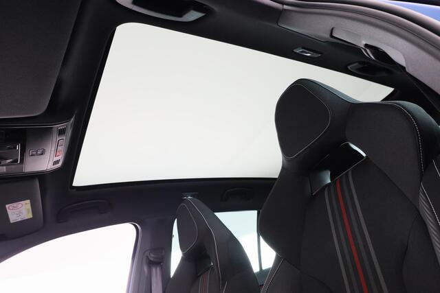 Skoda Kamiq 1.0 TSI Monte Carlo 115 pk | Verlengde garantie | Navigatie via App | Panoramadak | Parkeersensoren | Achteruitrijcamera | Adaptieve cruise controle