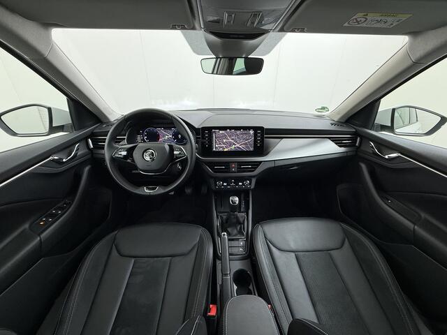 Skoda Kamiq 1.0TSI 1/2 Leder Elek.Stoel+Verwarmd Apple Camera Android Auto Navi Ecc Camera Cruise Control Pdc Business Edition Draadloze Tel.lader Lmv 16" Isofix Voorruitverwarming DAB Led 1e Eigenaar Origineel Nederlandse Auto