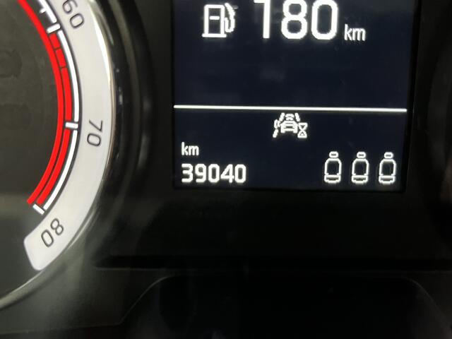 Skoda Kamiq 1.0 TSI Monte Carlo / AUTOMAAT/ PANO/ SMARTLINK/ CRUISE CONTROL/ STOELVERWARM./ ELEK.BESTUURDERSSTOEL/ ELEK.ACHTERKLEP/ PARK.SENSOREN V+A/ CAMERA/ KEYLESS/ DAB/ CLIMA/ LED/ 18'' LMV