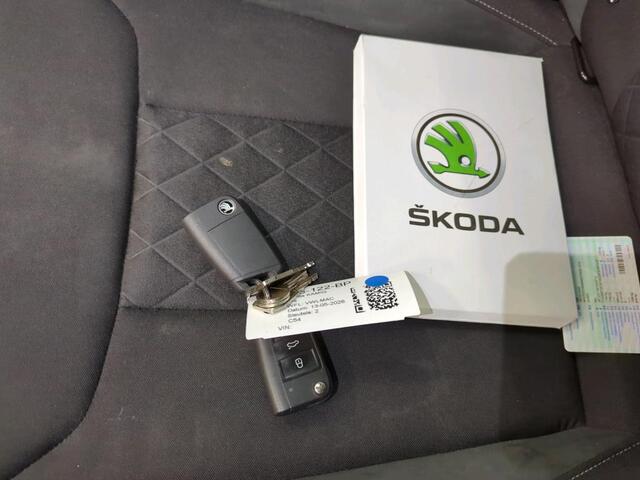 Skoda Kamiq 1.0 TSI 110pk DSG Sport Business / App. Connect / Climate Controle / Parkeersensoren Achterzijde / 17'' LMV