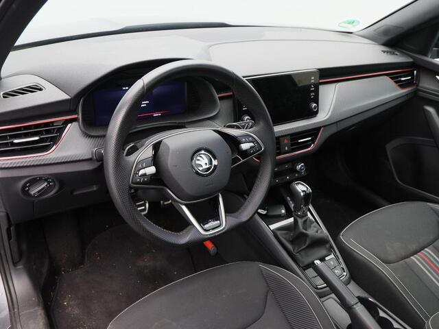 Skoda Kamiq 1.0 TSi 115 Pk Automaat Monte Carlo | Trekhaak | Panorama dak | Stoelverwarming | Matrix LED | Camera | Carplay | 17 Inch | 18.059 Km !!