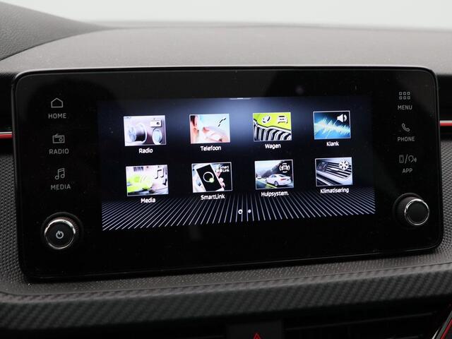 Skoda Kamiq 1.0 TSi 115 Pk Automaat Monte Carlo | Trekhaak | Panorama dak | Stoelverwarming | Matrix LED | Camera | Carplay | 17 Inch | 18.059 Km !!
