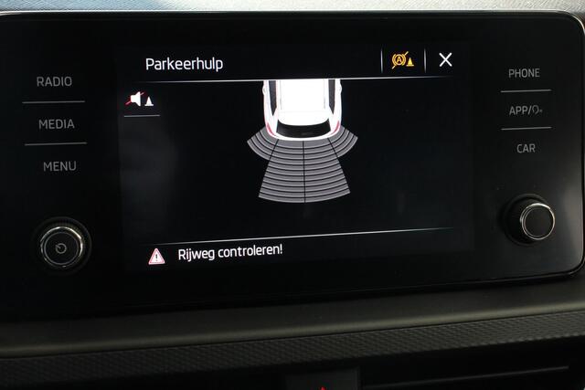 Skoda Kamiq 1.0 TSI 110pk Automaat Life Skoda Kamiq 1.0 TSI 110pk DSG Life | Navigatie | Apple Carplay/Android Auto | Airco | Dab | Led | Adaptive Cruise Control | Verwarmde voorstoelen
