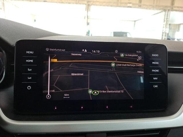Skoda Kamiq 1.0 TSI Ambition / Digitaal dashboard / Navigatie / App connect / Parkeersensoren achter /
