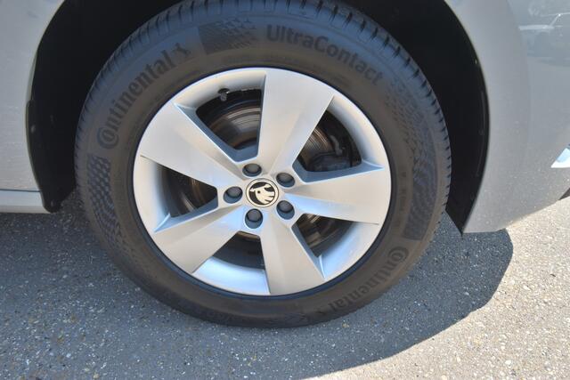 Skoda Kamiq 1.0 TSI Sport Business , EL TREKHAAK , CLIMATR , CR CONTR , LED KOPL , PDC A , V ST VERW ,