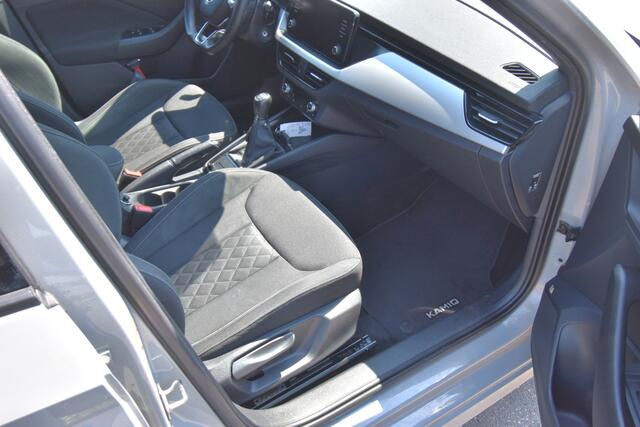 Skoda Kamiq 1.0 TSI Sport Business , EL TREKHAAK , CLIMATR , CR CONTR , LED KOPL , PDC A , V ST VERW ,