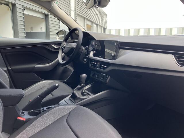 Skoda Kamiq Essence 1.0 TSI 115 PK | Trekhaak | Parkeersensoren | Cruise Control | Apple Carplay/Android Auto |