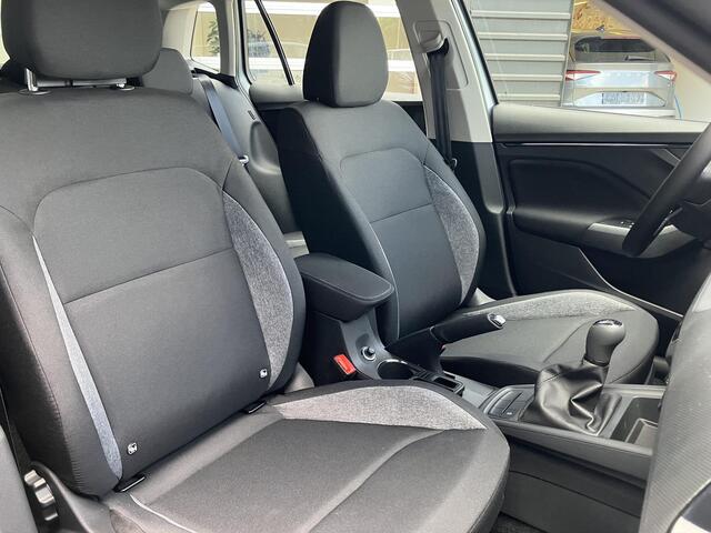 Skoda Kamiq Essence 1.0 TSI 115 PK | Trekhaak | Parkeersensoren | Cruise Control | Apple Carplay/Android Auto |